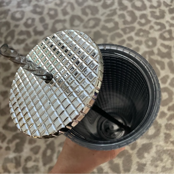 Starbucks 🪩 Disco Grid Metallic Silver Tumbler Cold Cup NWT - Picture 6 of 7